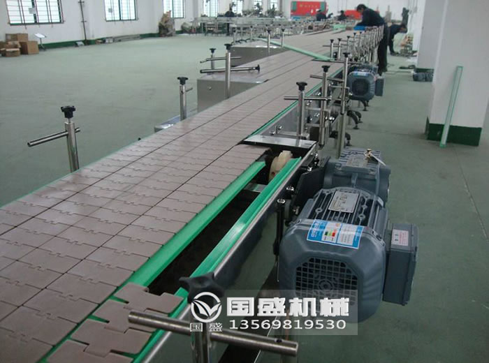 鏈板式輸送機(jī)示意圖 鏈板式輸送機(jī)示意圖